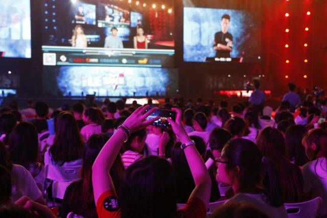 箭中占据了 箭中占据了